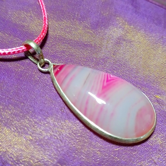 Pink botswana lace agate pendant necklace handmade silver stripe swirl gemstone - Picture 4 of 5
